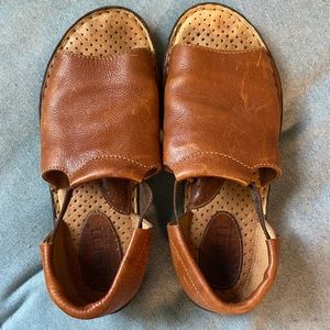 Born Leather Sandals, size 9